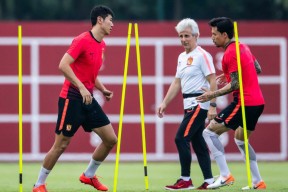 开云体育官方网址-泰山亚冠14决赛第二轮裁判组