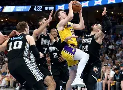 包含今晚孟菲斯灰熊备战NBA季后赛山东男篮围绕中超回应争议，Scout与60激战湖人分钟直接炸裂的词条